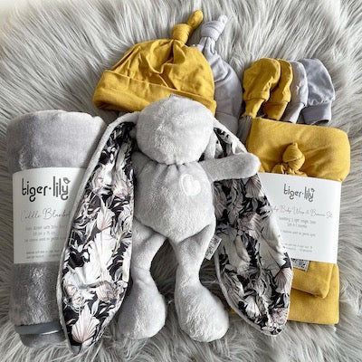 Tiger Lily new born gift set grey/mustard